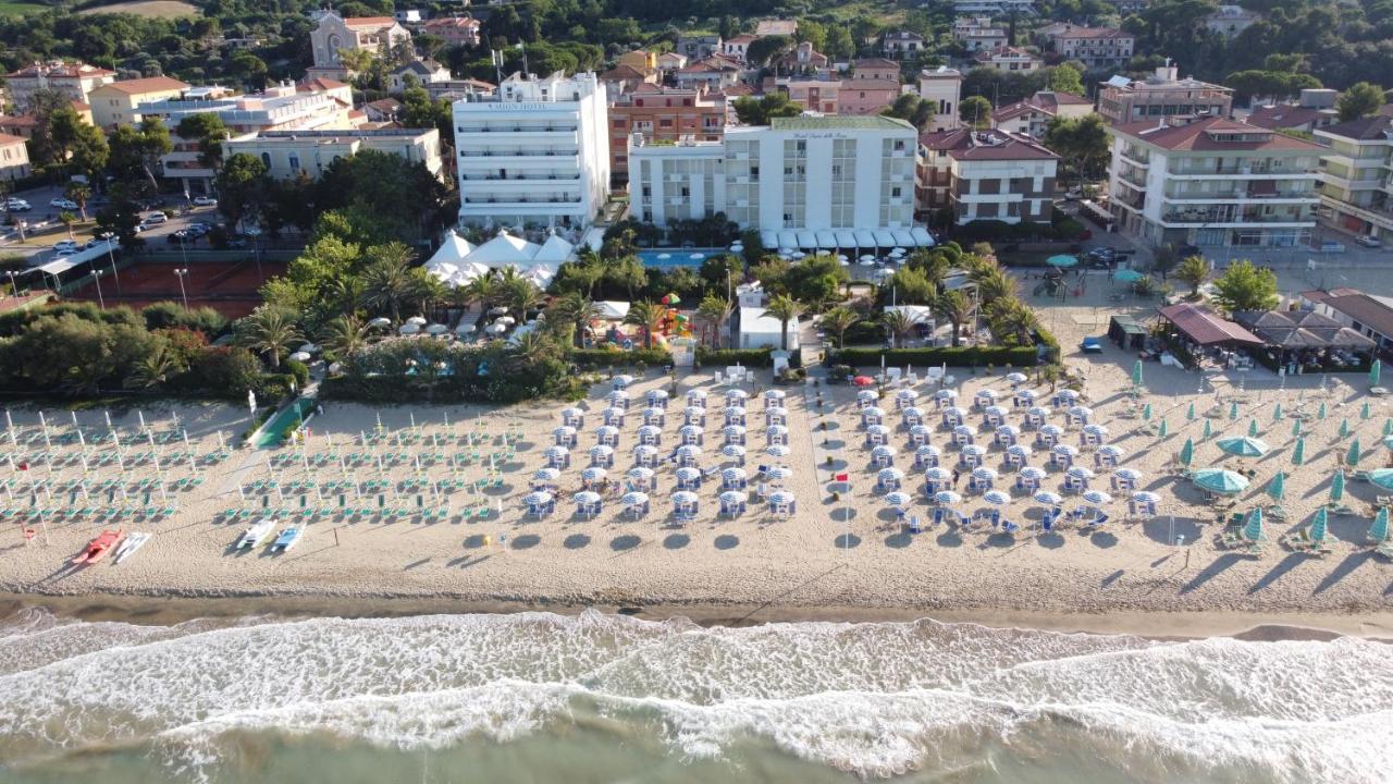 Hotel Parco Delle Rose Silvi Marina Exterior photo