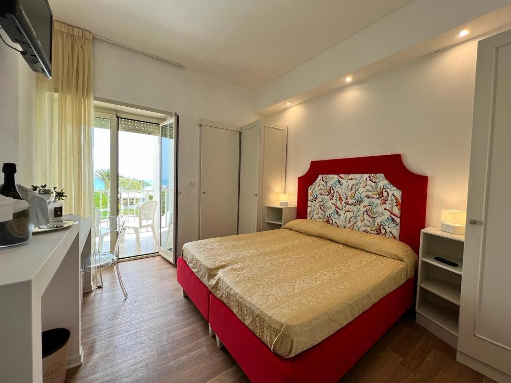 Hotel Parco Delle Rose Silvi Marina Exterior photo